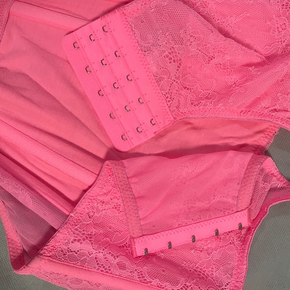 NWT Hot Pink URBAN OUTFITTERS Lovestruck Lace Corset - Picture 9 of 10